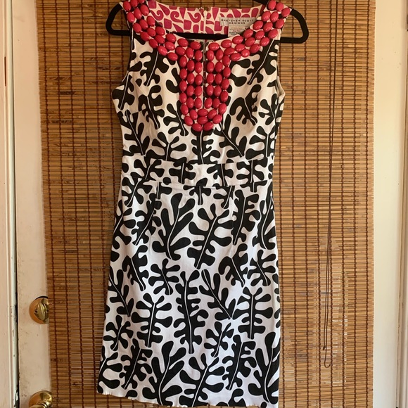 Gretchen Scott Designs Dresses & Skirts - Black and white Gretchen Scott dress w/ pink beads